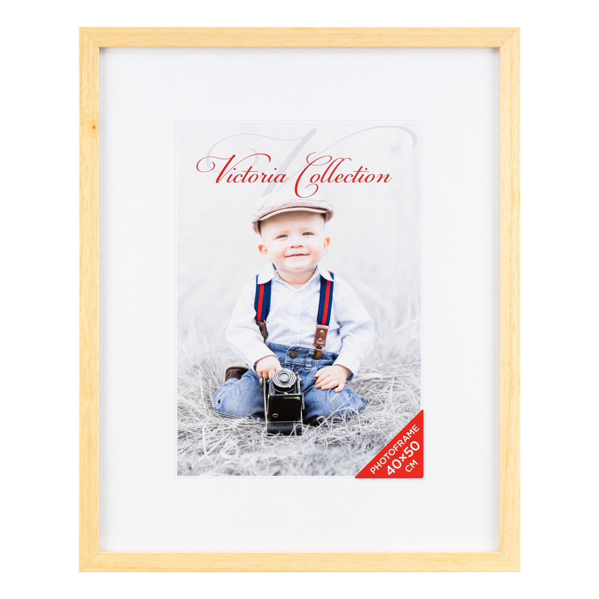 High-quality&nbsp;Victoria Collection&nbsp;photo frame
Natural color wooden&nbsp;frame
Hanging loops
For 40 ×
