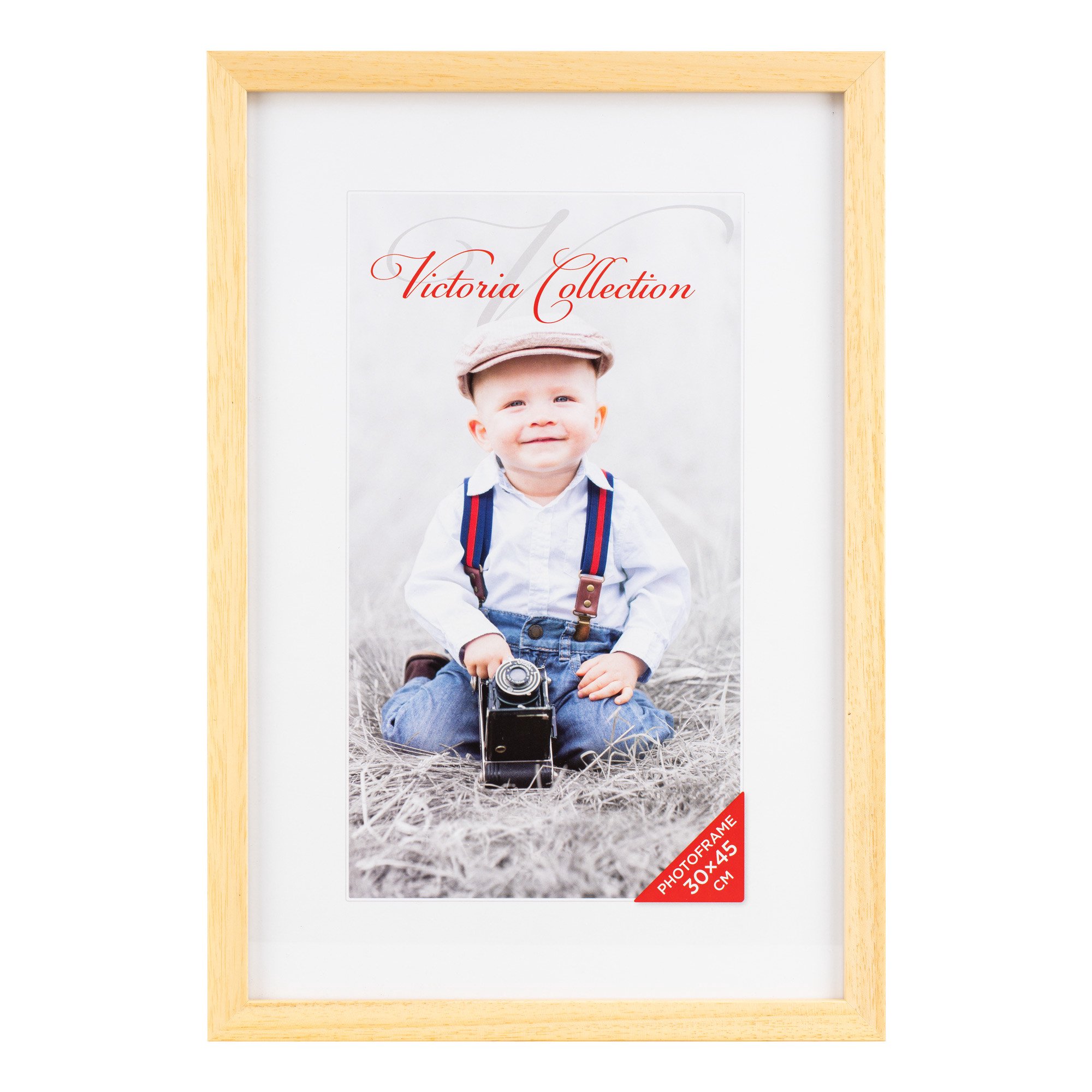 High-quality&nbsp;Victoria Collection&nbsp;photo frame
Natural color wooden frame
Hanging loops
For 30 ×